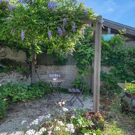 Longère Rénovée à 500m Du Centre De Pour 4 *