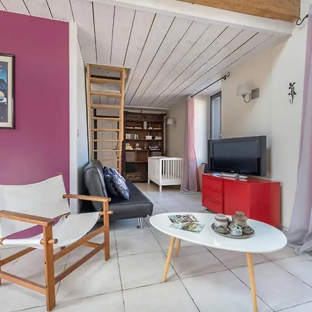 Longere Renovee A 500m Du Centre De Pour 4 Holiday home *