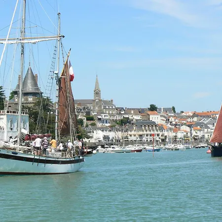 בית נופש Longere Renovee A 500m Du Centre De Pour 4 פורניק