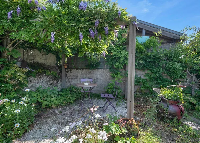 Longère Rénovée à 500m Du Centre De Pour 4 *